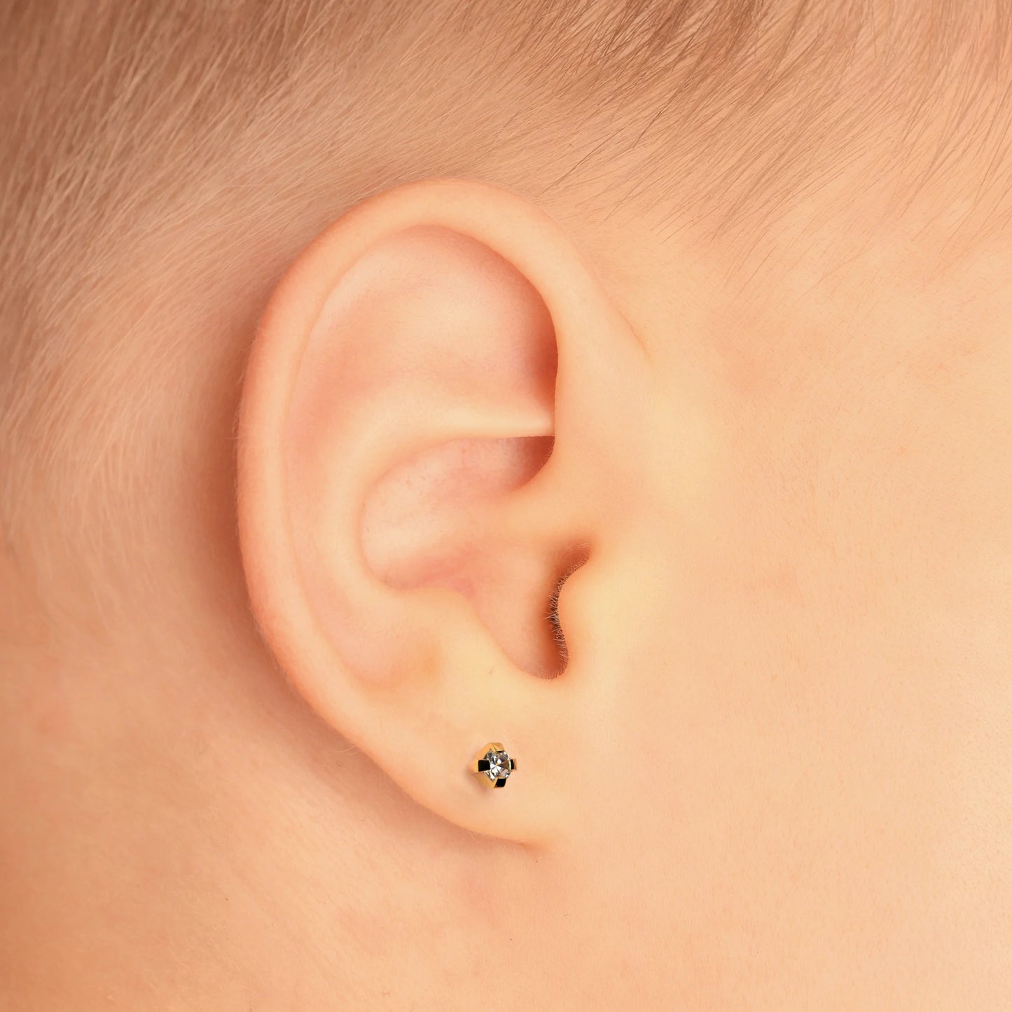 Cubic Zirconia - 2mm - 585 (14 carat) yellow gold - short pin