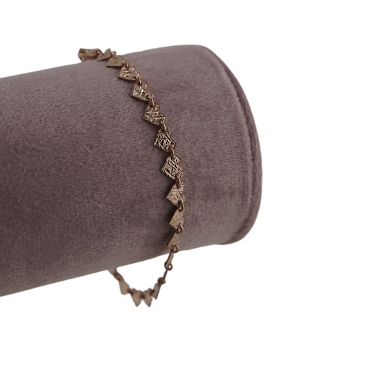 Strukturiertes Herz-Gliederkettenarmband