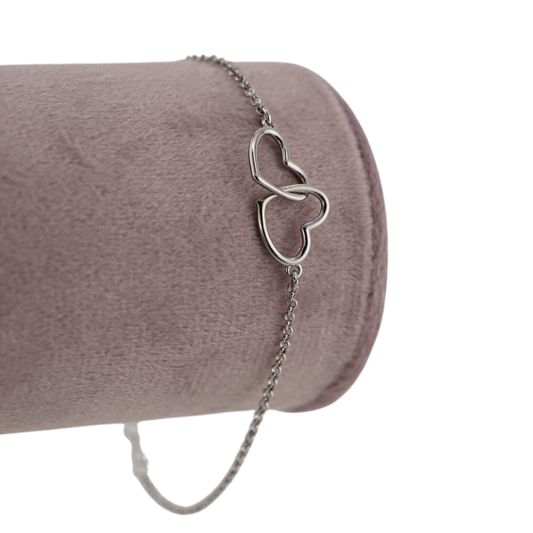 Kettenarmband mit ineinandergreifenden Herzen