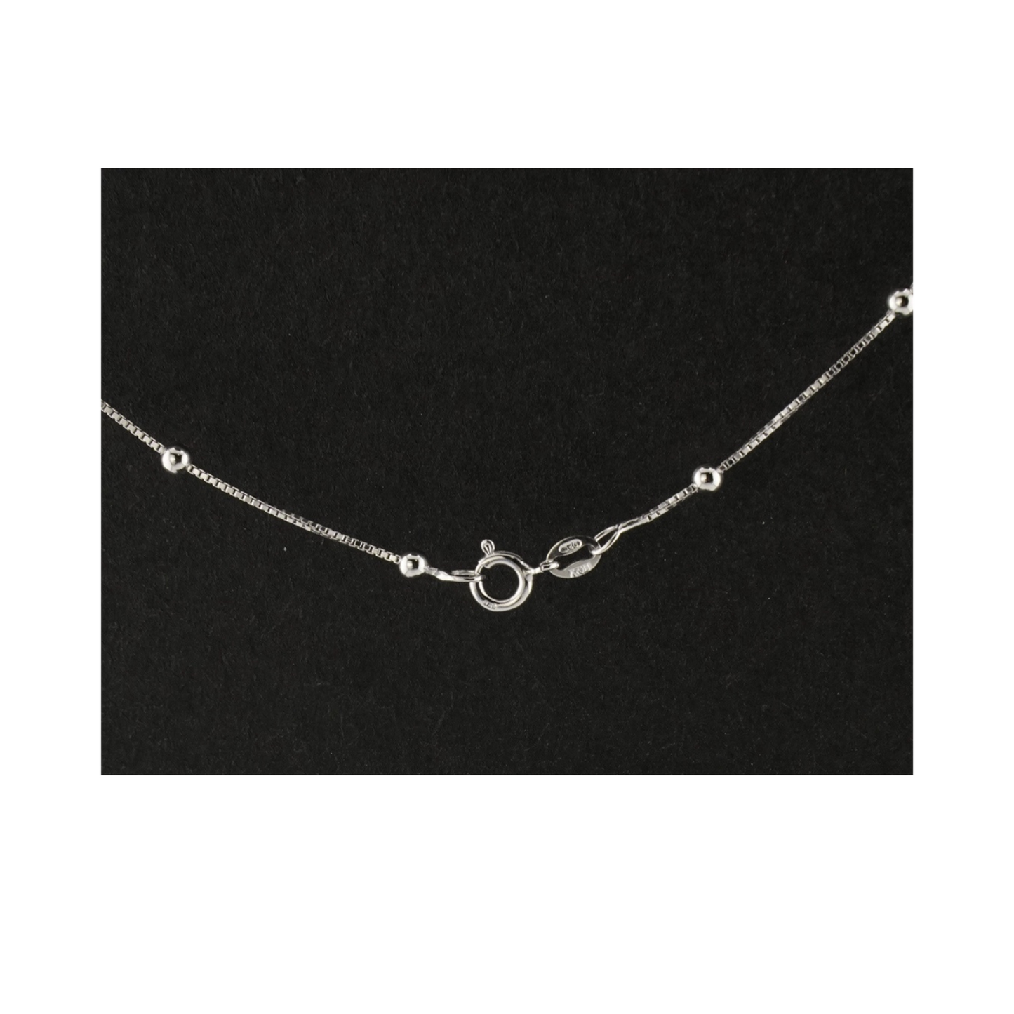 Zarte Satellitenkette