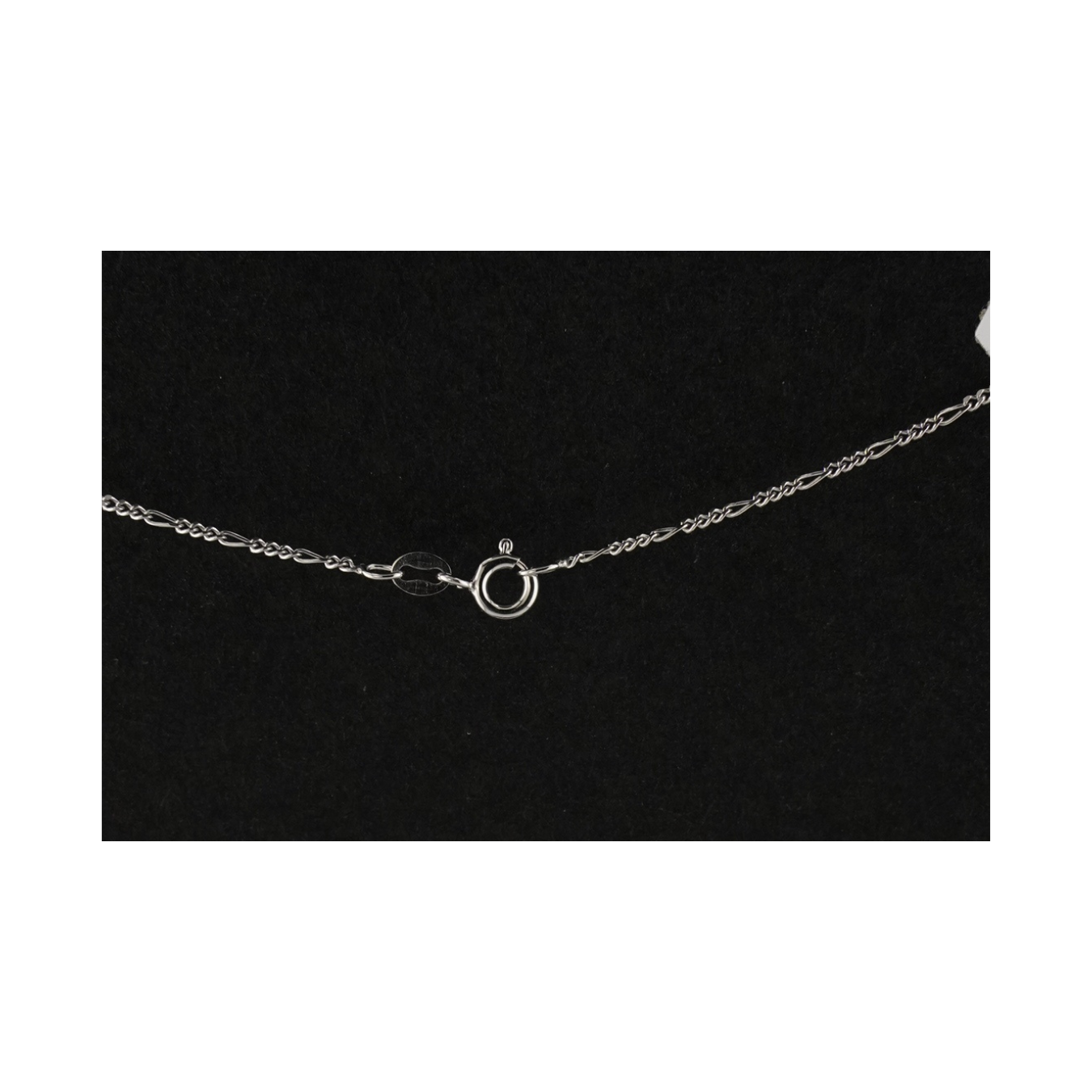 Halskette mit zartem Blattanhänger aus Sterlingsilber