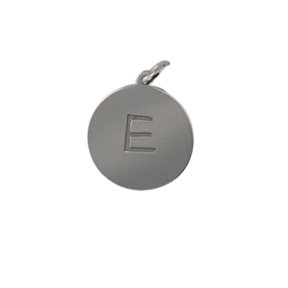 Charm-Anhänger mit der Initiale „E“ – Silber