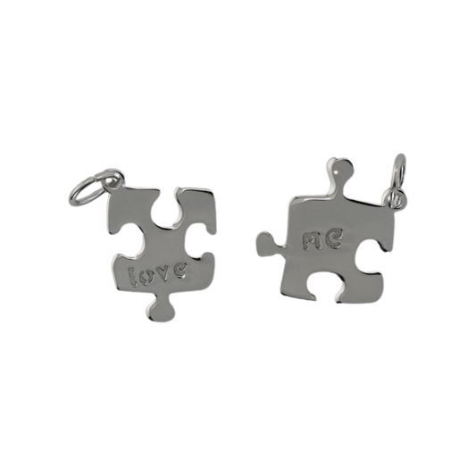 Puzzleteil-Anhänger „Love Me“ (2er-Set)